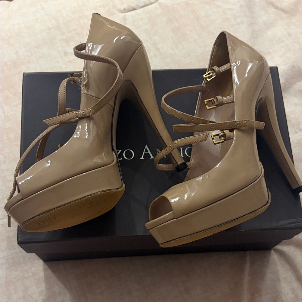 Patent Leather Platform Peep-Toe Pumps in Nude by Gucci